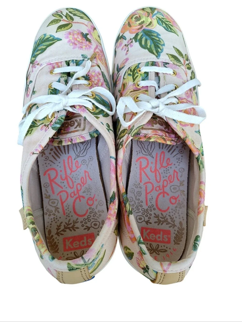 Keds lace up